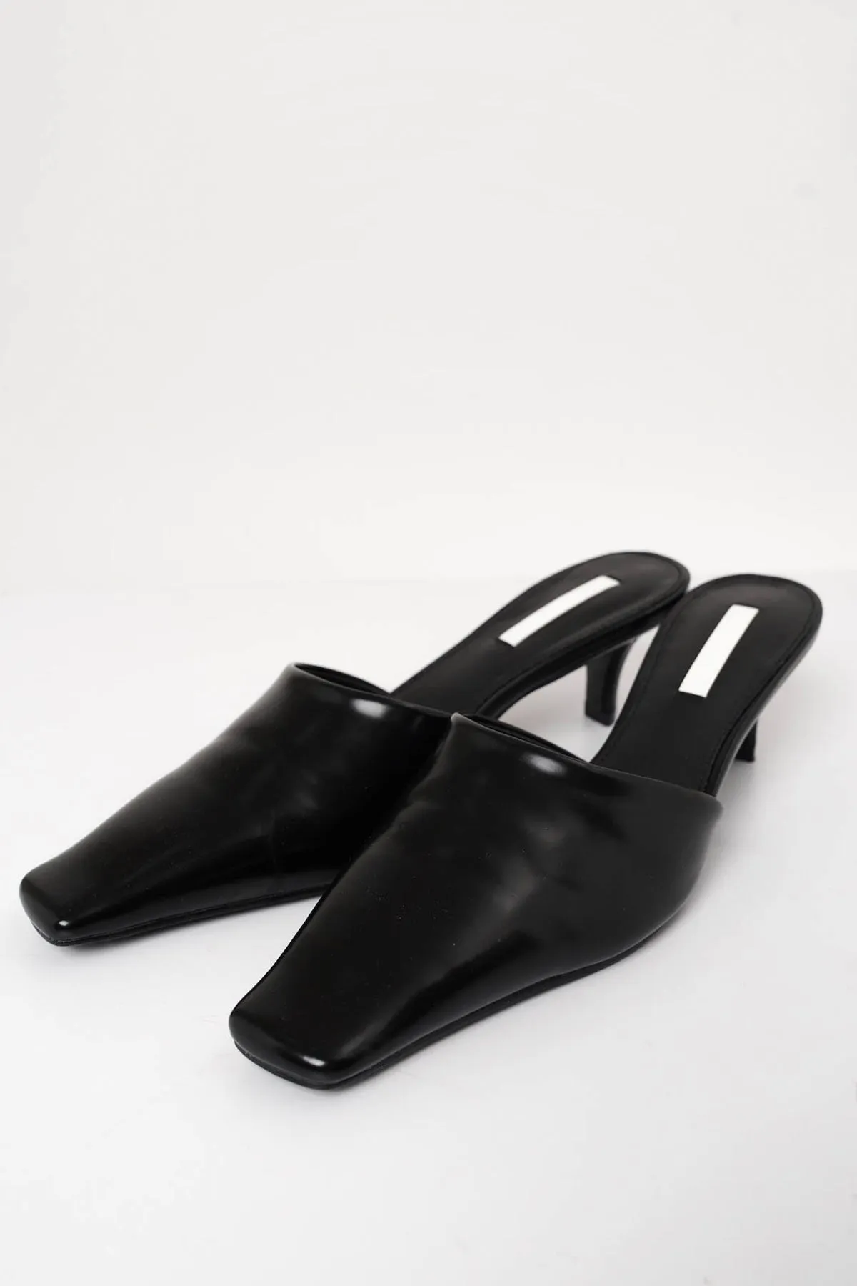 Zyla Mules In Black
